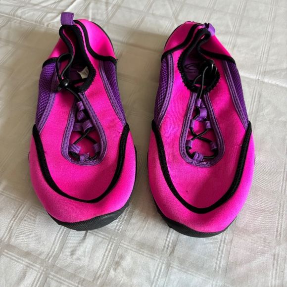 Athletic works water shoes - Picture 1 of 3